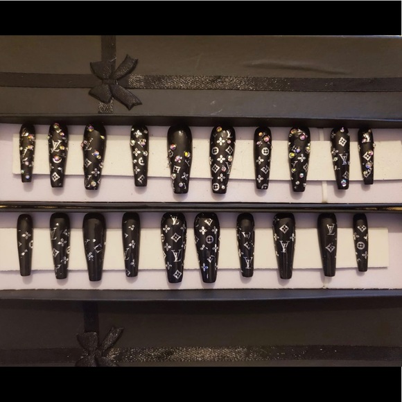 Designer press ons with or without crystals ✨ - Picture 4 of 7